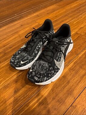 Nike Black & White Knit Training Sneakers